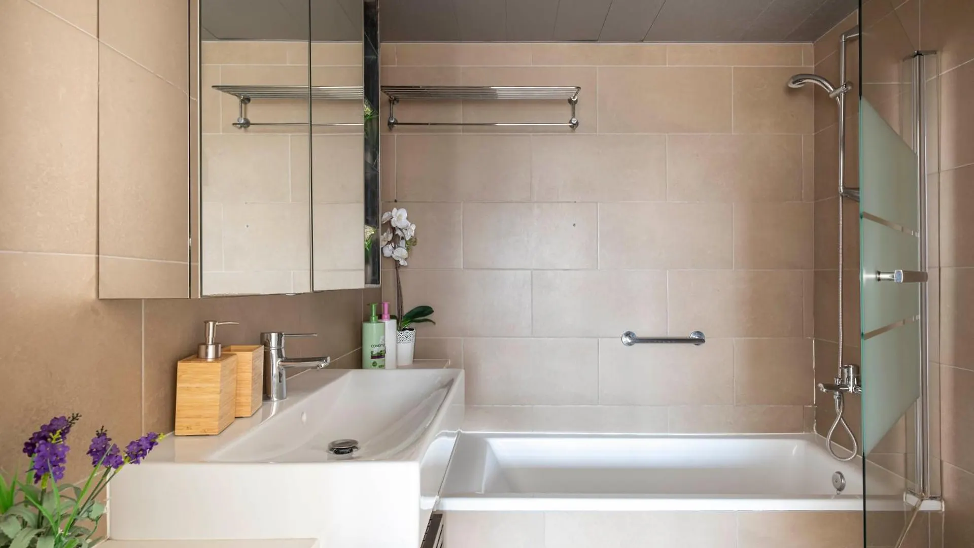 Amazing Apart Fira Barcelona And 15' From Bcn Center With Pool Spanje